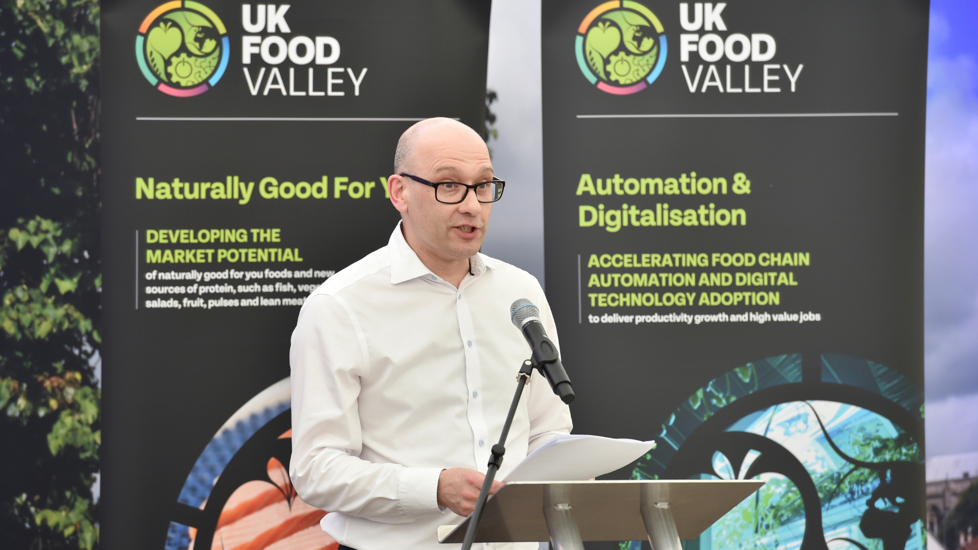 Jonathan Oldfield speaking at event