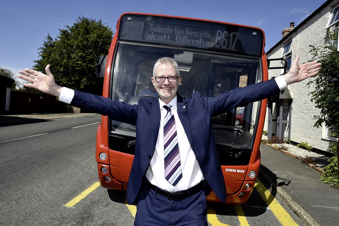 
B617, bus, woodhall, spa, billinghay, new, transport, LCC, David, East, Natalie, Oliver