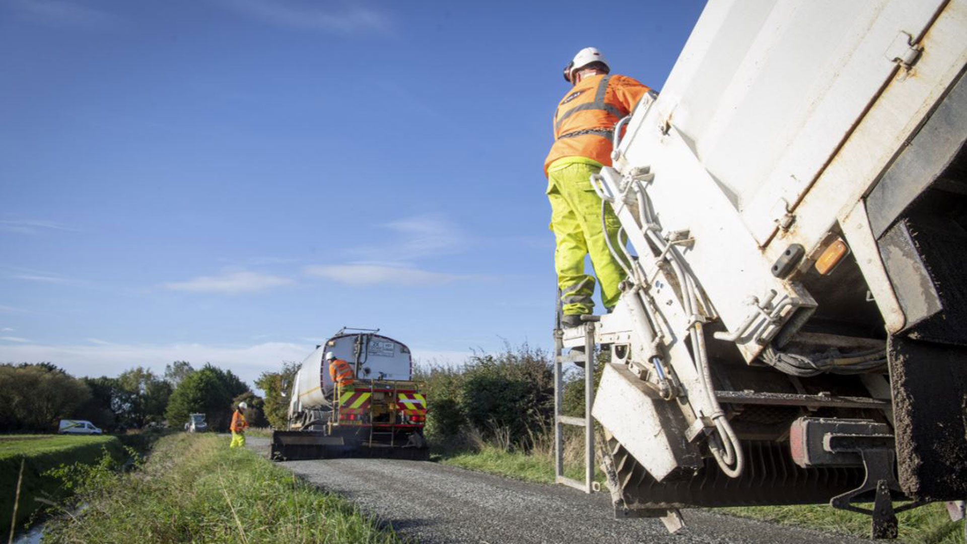 Insitu man on dumper