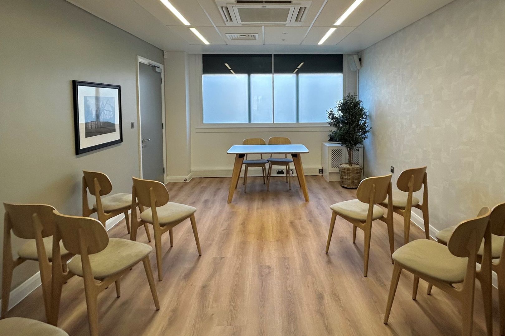 Newport room 2