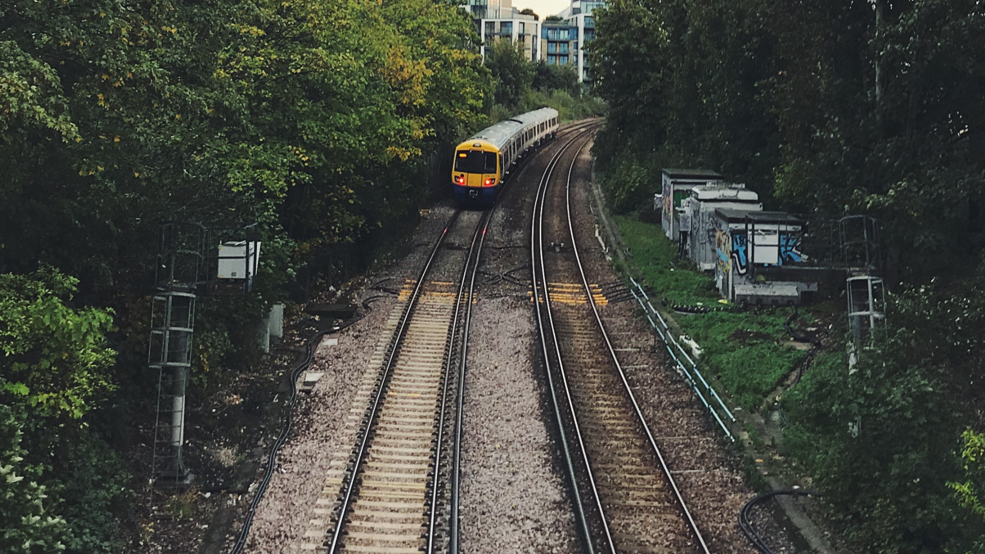 A train driving down a railway track