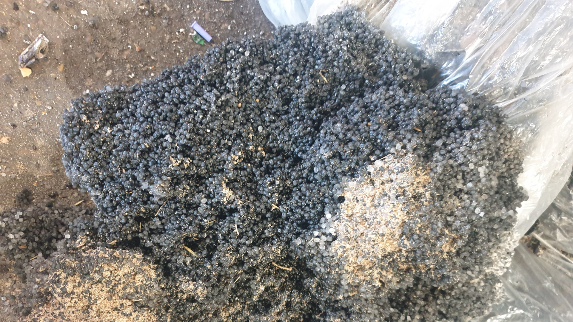 plastic nurdles in a pile