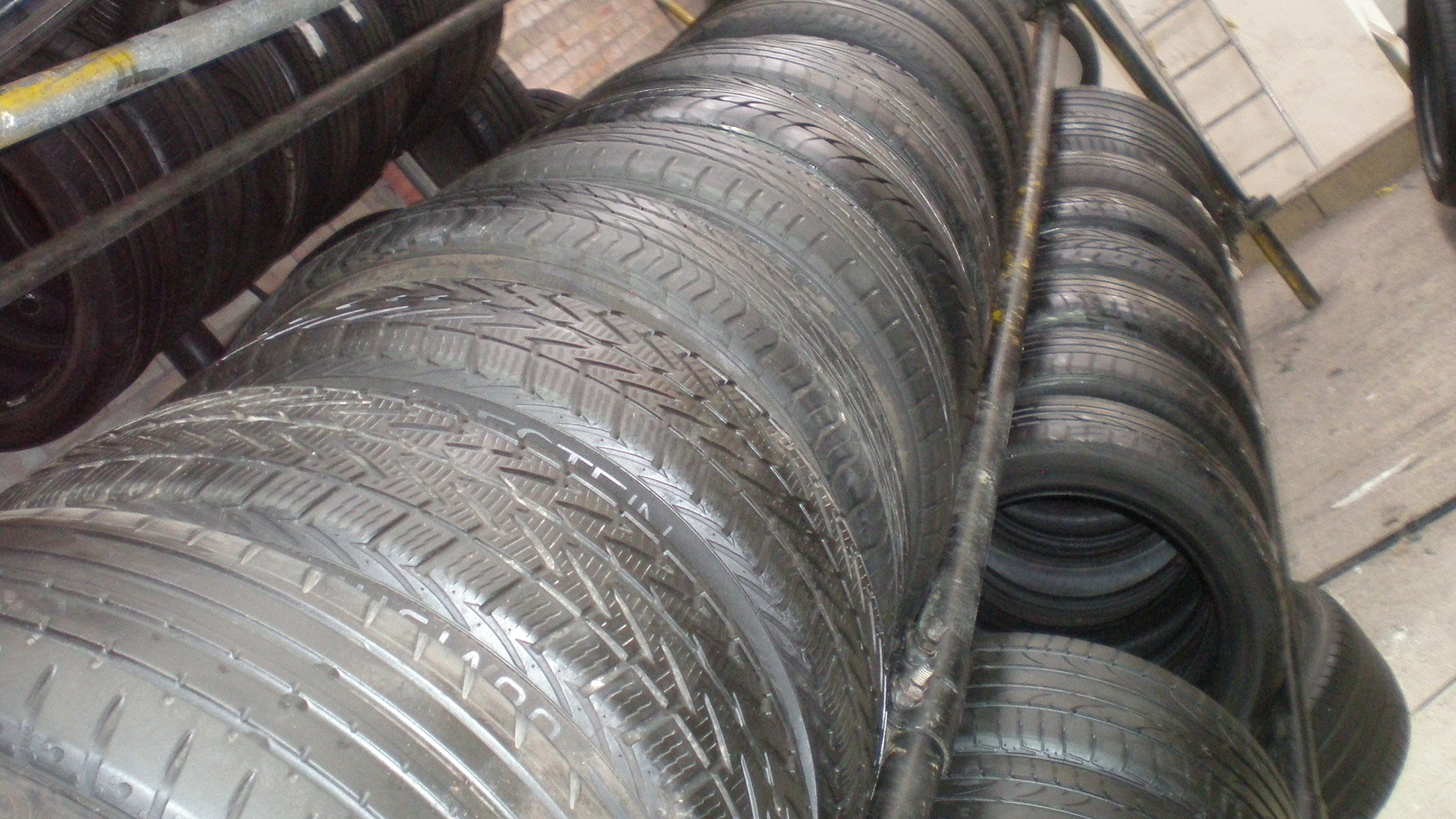 Part worn tyres