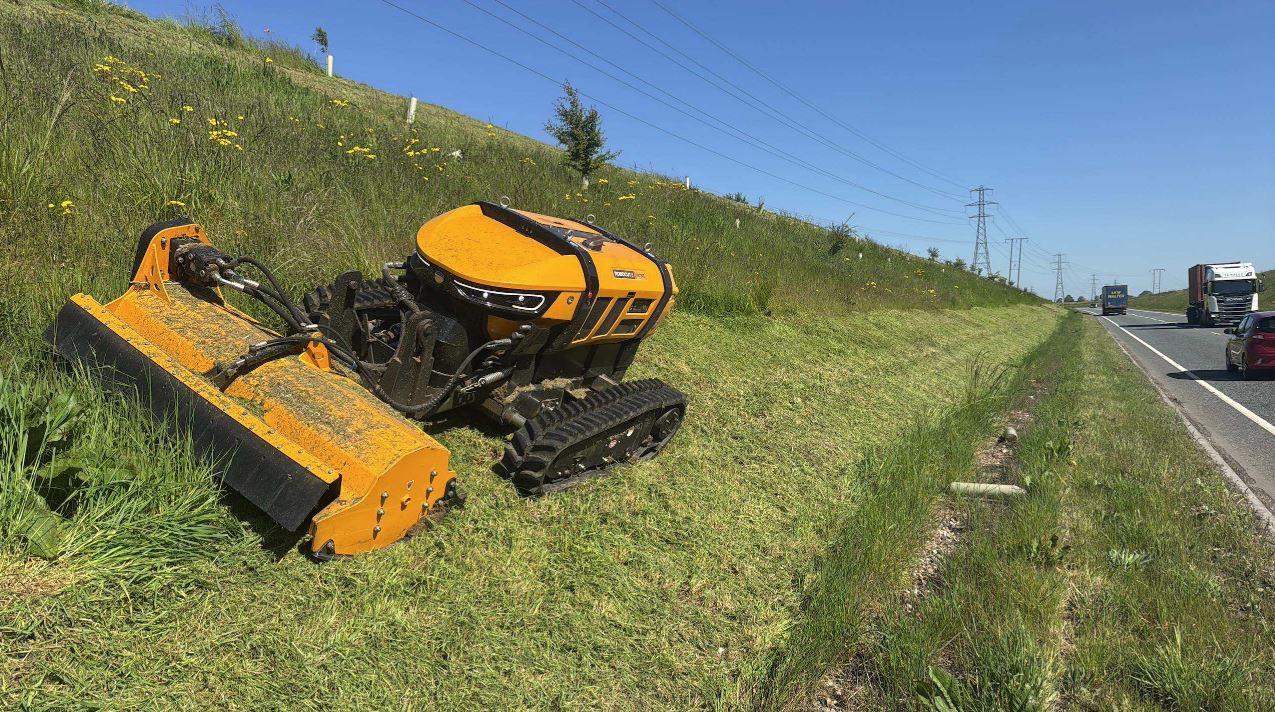 grass,cutting, mower, wildlife, lincolnshire county council, mowing